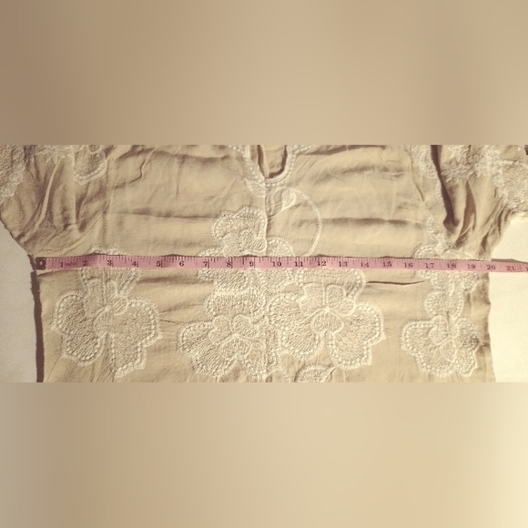 Embroidered blouse - Picture 6 of 7